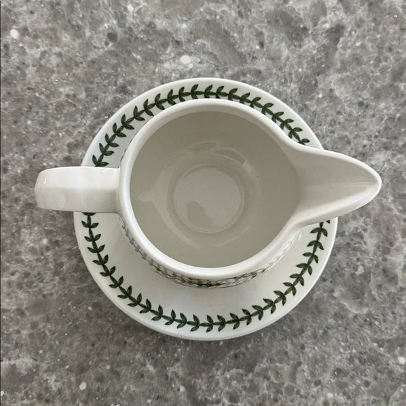 Never used Portmeirion Botanic Gardens Gravy Boat and under plate - Picture 2 of 5